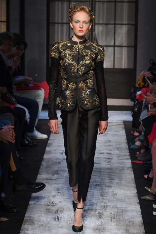 Schiaparelli（夏帕瑞丽）2024巴黎时装秀