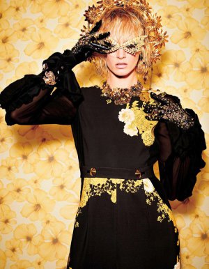 超模Daria Strokous演绎《Harper’s Bazaar》杂志日本版时尚大片