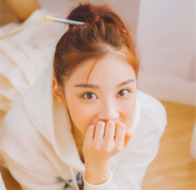 戴眼镜的女生适合什么发型 气质发型来袭千万不能错过
