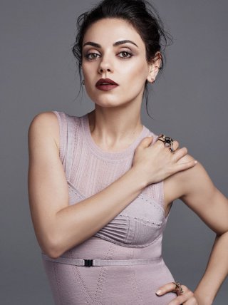 女星 Mila Kunis演绎《Glamour》时尚杂志大片