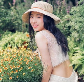头发少细软适合什么发型 清新中长发让你气质上扬!