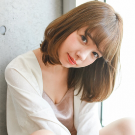 女生自然蓬松发型 时髦又减龄!