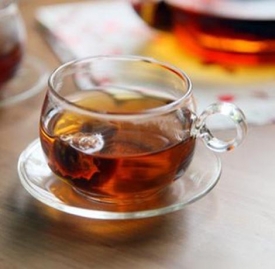 隔夜茶水洗脸有甚么功效 茶水洗脸以绿茶最佳