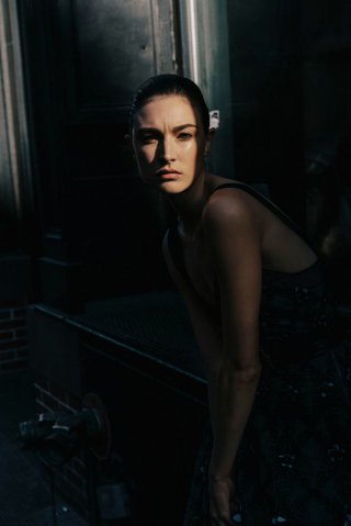超模Jacquelyn Jablonski 演绎《Harper’s Bazaar》时尚杂志大片