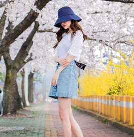 T恤配牛仔裙怎么搭配　塑造夏日俏皮少女范儿