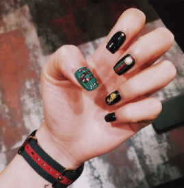 gucci风美甲​ 来一波不一样的圣诞美甲