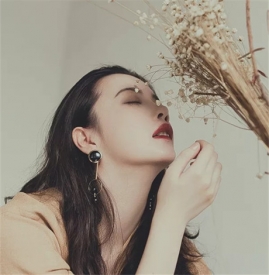 菲洛嘉玻尿酸精华好不 真正的保湿“大咖”
