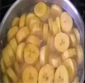 香蕉煮水的功效与作用 睡前喝一杯香蕉煮水功效好