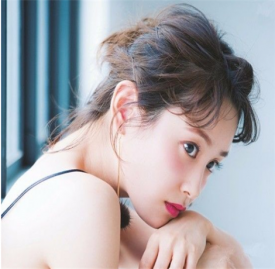 丸子头扎发教程 丸子头这样扎简直美爆了