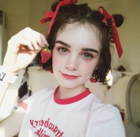 方形脸适合什么发型 很方的女生适合这几款卷发