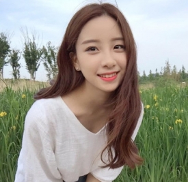 中分女神图片 中分女长发