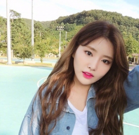 女生发型中长发小清新 女生发型中长发卷发