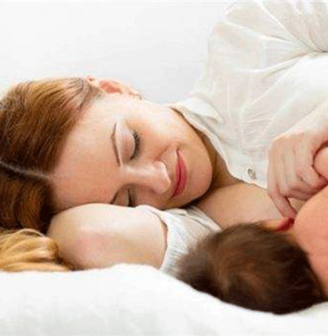 干性湿疹可以用奶涂吗 母乳涂抹容易得毛囊炎