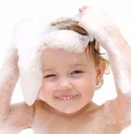 给宝宝洗头的正确方法