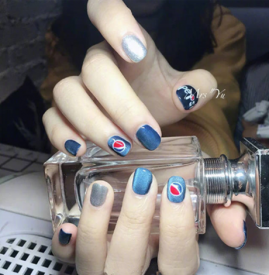 可口可乐美甲图片大全