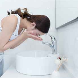 热水洗脸与冷水洗脸的不同之处