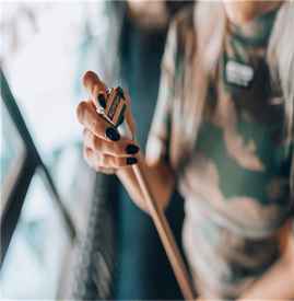 男朋友不成熟相处很累要分手吗