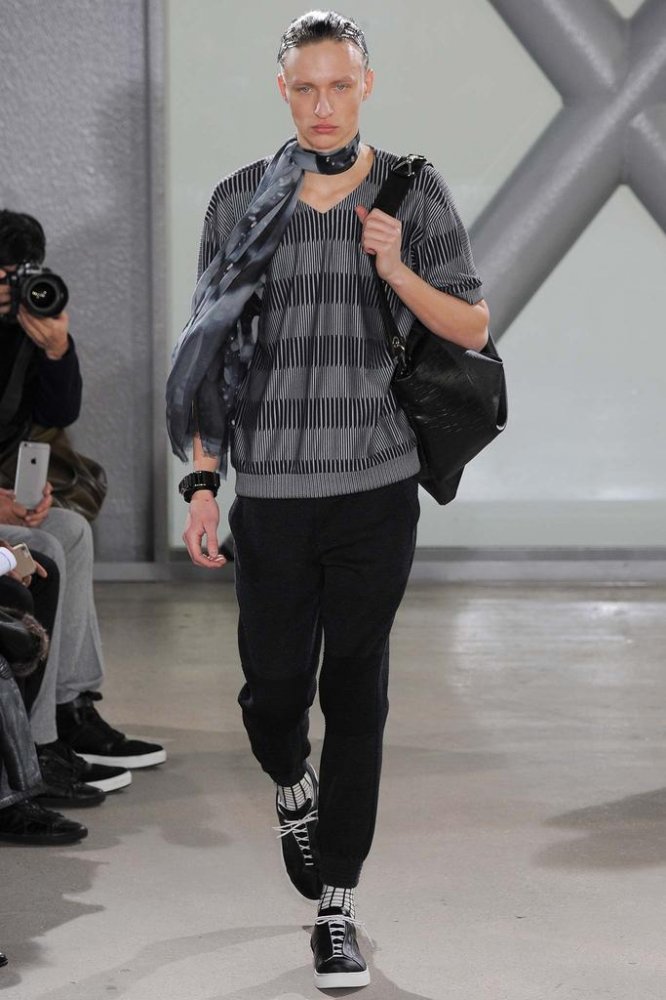 Issey Miyake 2024巴黎时装周男装发布会