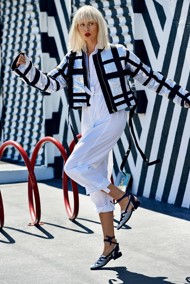 超模Karolina Kurkova 90年代街拍休闲风尚