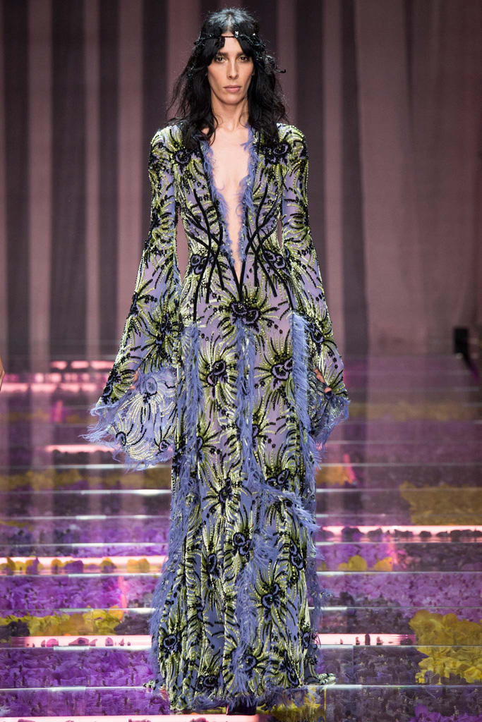 Atelier Versace（范思哲）2024秋冬巴黎时装周秀场大片