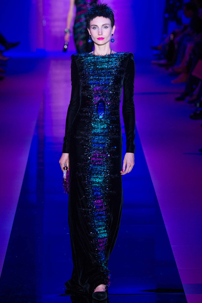 Armani Privé（阿玛尼）2024秋冬巴黎时装秀