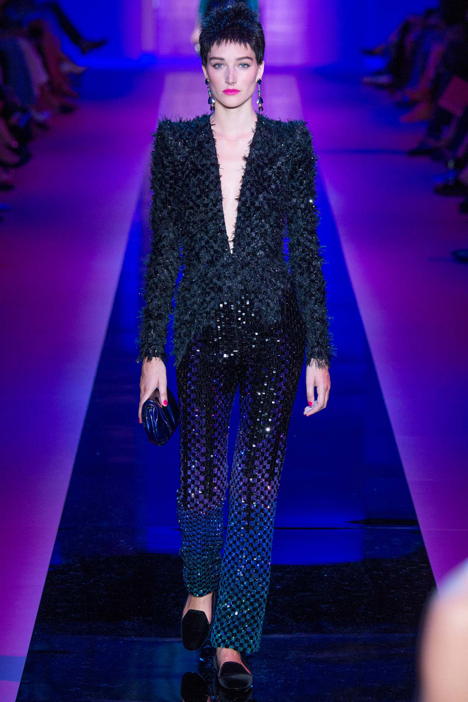 Armani Privé（阿玛尼）2024秋冬巴黎时装秀