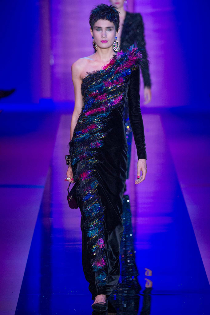 Armani Privé（阿玛尼）2024秋冬巴黎时装秀