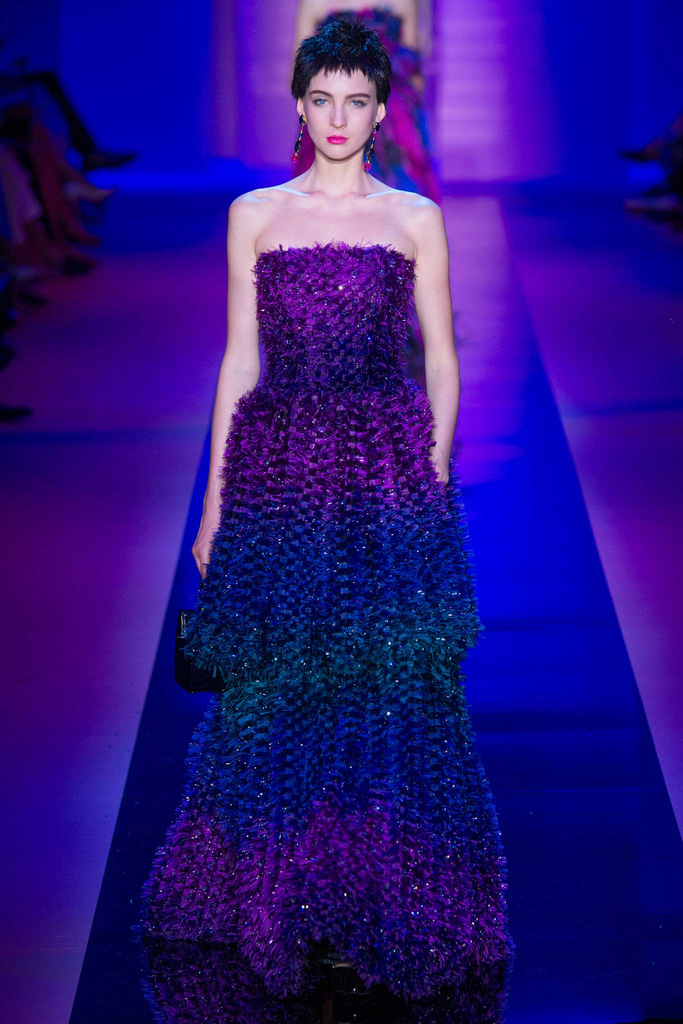Armani Privé（阿玛尼）2024秋冬巴黎时装秀