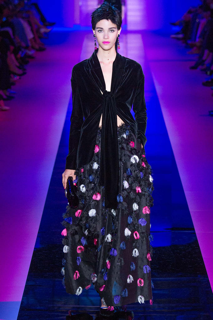 Armani Privé（阿玛尼）2024秋冬巴黎时装秀