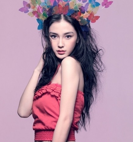 angelababy精致妆容图片 时尚芭莎诱惑十足