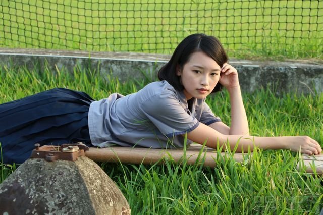 高中制服女孩写真实拍现场与访谈