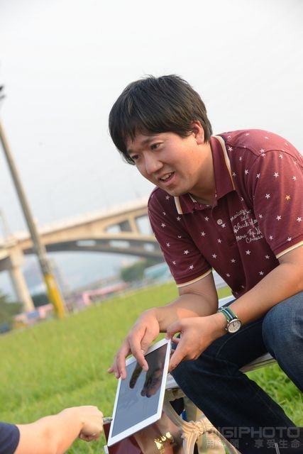 高中制服女孩写真实拍现场与访谈