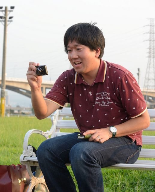 高中制服女孩写真实拍现场与访谈