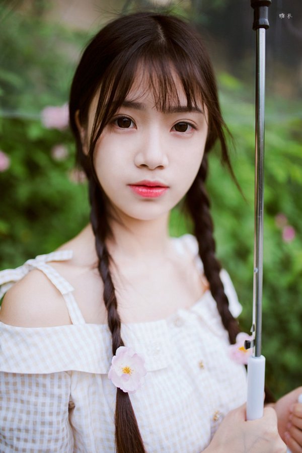 唯美撑伞萝莉