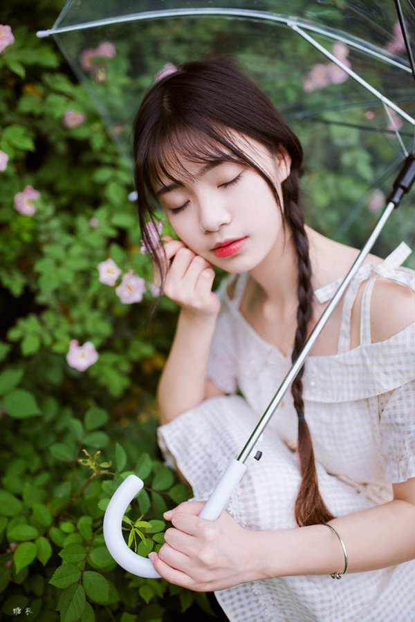 唯美撑伞萝莉