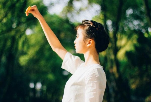 唯美白衣少女
