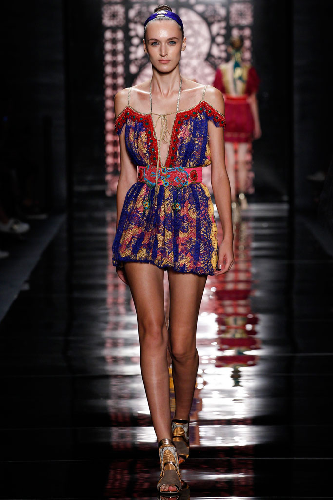 Reem Acra（雷姆·阿克拉）2024纽约时装秀