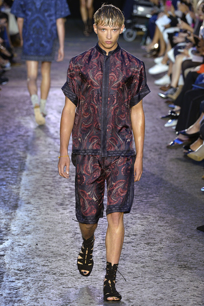 Julien Macdonald（朱利安·麦克唐纳德）2024伦敦时装秀