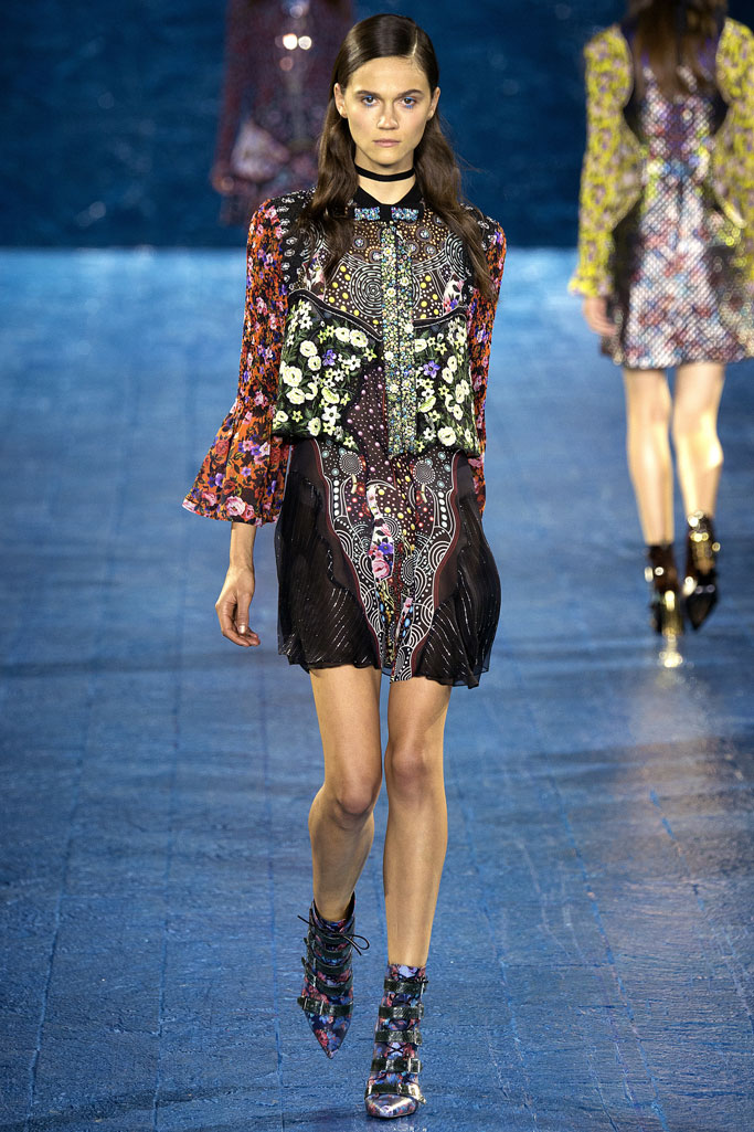 Mary Katrantzou（玛丽·卡特兰佐）2024伦敦时装秀