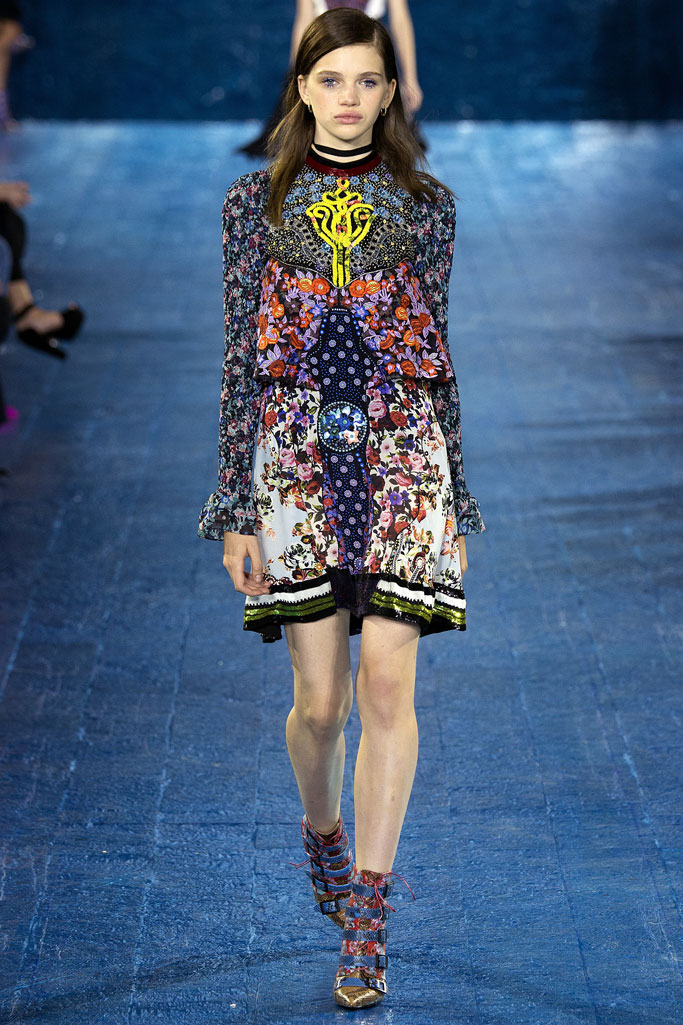 Mary Katrantzou（玛丽·卡特兰佐）2024伦敦时装秀