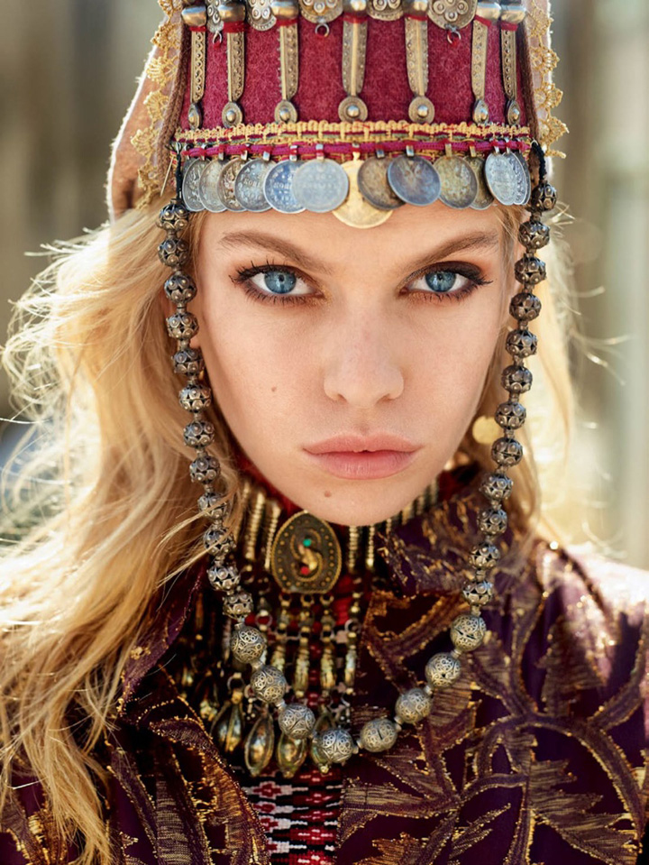 超模Stella Maxwell《Vogue》杂志时尚大片