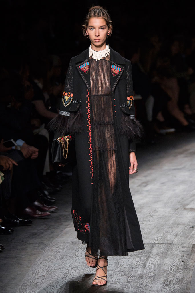 Valentino（华伦天奴）2024巴黎时装秀