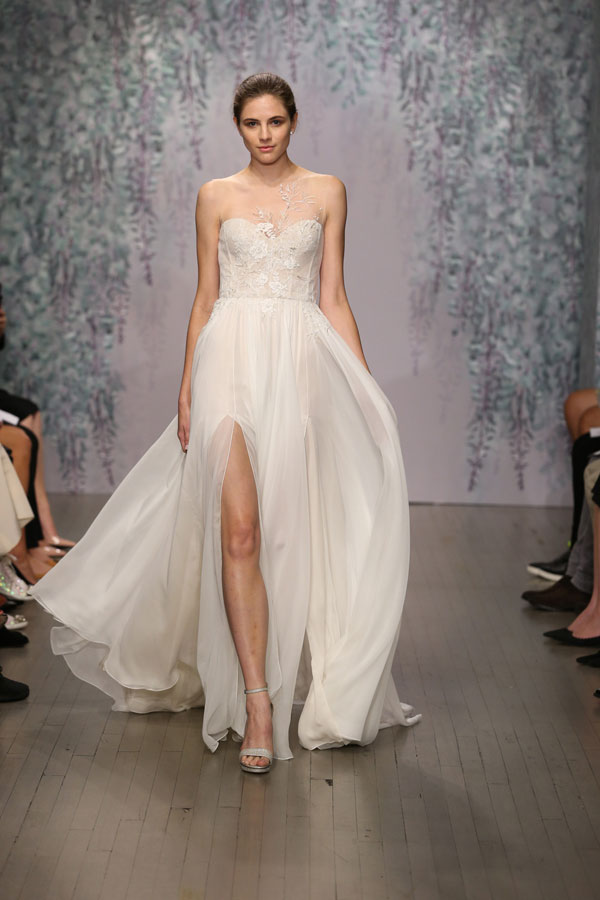Monique Lhuillier 2024纽约婚纱周婚纱秀