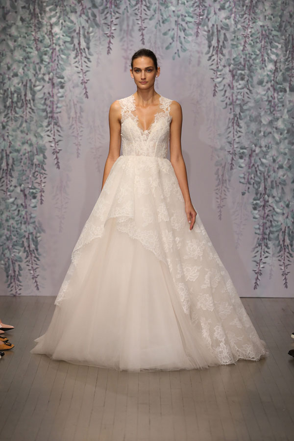 Monique Lhuillier 2024纽约婚纱周婚纱秀