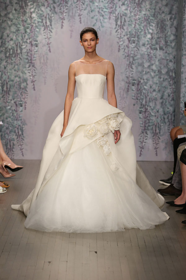 Monique Lhuillier 2024纽约婚纱周婚纱秀
