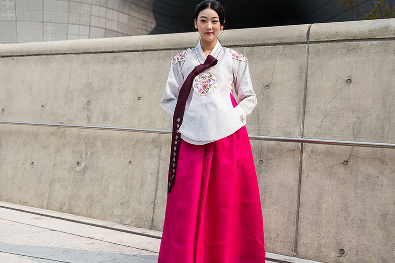 传统渗透于现代：首尔时装周的韩服街拍