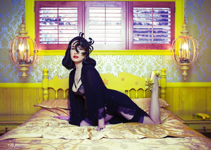 Dita Von Teese 性感内衣广告大片