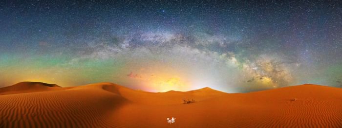 库布其：沙漠中望见夜空中的星