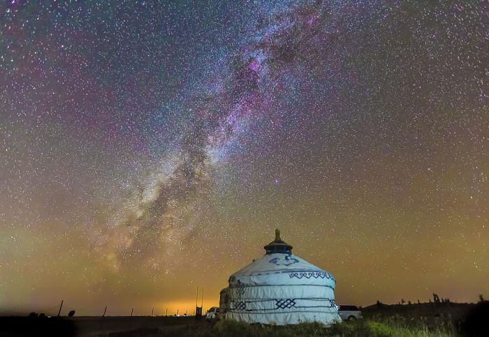 库布其：沙漠中望见夜空中的星