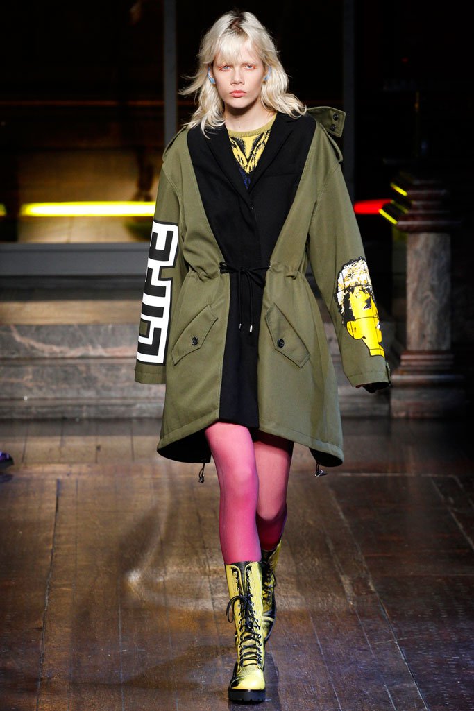Moschino（莫斯奇诺）2024伦敦时装周男装秀